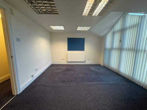 4 Victoria Court, Wickford, Industrial / Office To Let - WhatsApp Image 20251212 at 085511 1.jpeg