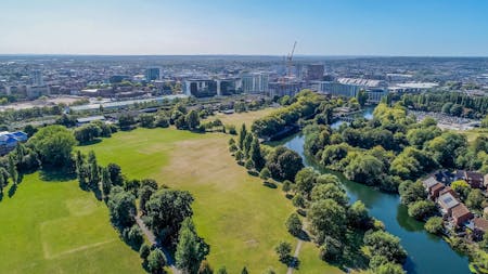 One Station Hill, Reading, Office To Let - Reading town centre green spaces.jpg