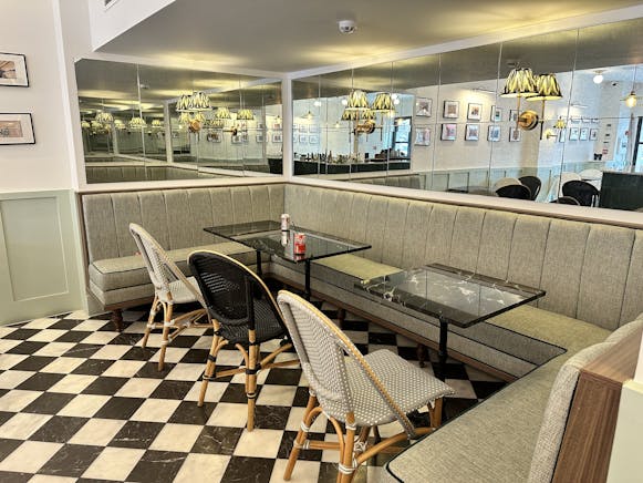 105 Parkway, London, Restaurant / Retail To Let - 99A95E7F65634AA9BAC4C2E1B003DB05.jpeg