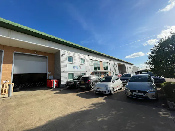 Unit 8, Aylesbury, Industrial / Investment For Sale - IMG_7007.JPG