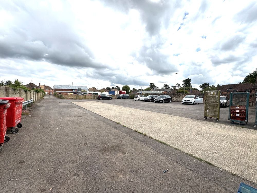 3 Market Square, Bicester, Leisure / Retail / Office To Let - IMG_8336.jpg