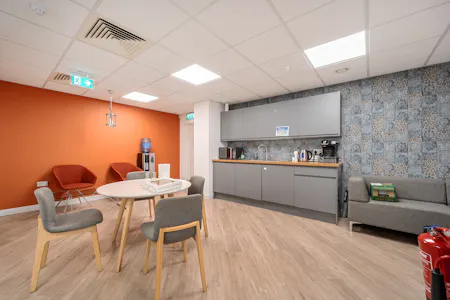 236 High Street, London, Office To Let - 1496186 (9).jpg