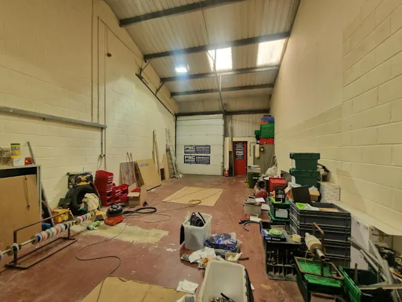 Unit 6A Berry Court Farm, Tadley, Industrial To Let - 20260828_113327.jpg