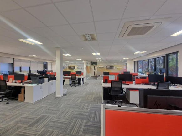 Clifton House, Bunnian Place, Basingstoke, Office To Let - 20251110_154015.jpg