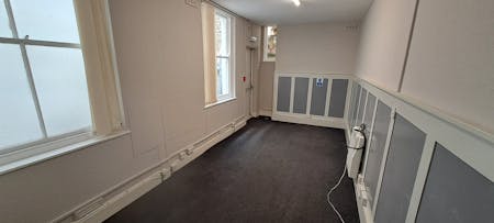 22 Queens Road, Brighton, Office / Retail To Let - 20250724_112236.jpg