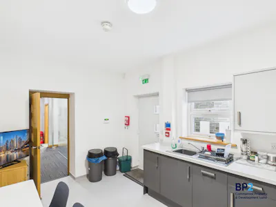 9 Elliston Terrace, Carmarthen, Office To Let - CAM03725G0PR0068STILL005.jpg