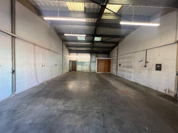 7 Brookside Centre, Southend-On-Sea, Industrial To Let - cefcfcb726524f5db546bc35eec86717.jpg