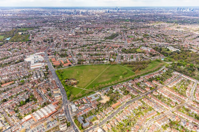 6 Streatham Common South, London, Open Storage To Let - HLP_L_220414_1638.jpg