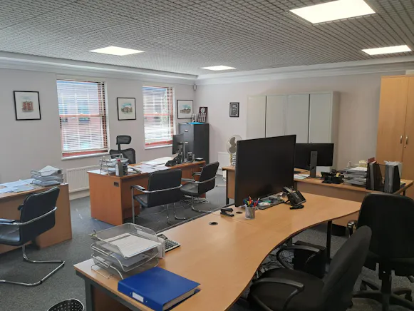 First Floor, 4 Cheapside Court, Ascot, Offices To Let - 1000001939.jpg