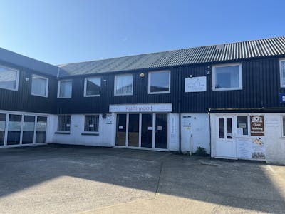 6 Grafton Street, High Wycombe, Industrial / Office For Sale - 20250408_075623994_iOS.jpg