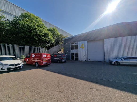 Unit 4 The IO Centre, Brunel Road, Basingstoke, Industrial To Let - 20260507_091917.jpg