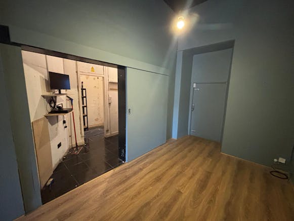 451 Victoria Road, Glasgow, Retail To Let - PHOTO-2026-04-01-11-22-26 4.jpg