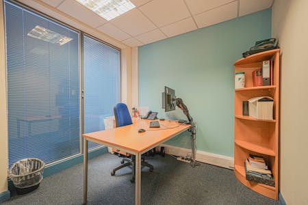 336 Stratford Road, Solihull, Office For Sale - DSC07956.jpg