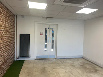 Unit 2 Oakhurst Business Park, Southwater, Industrial / Warehouse To Let - WEB IMG_1511.JPG