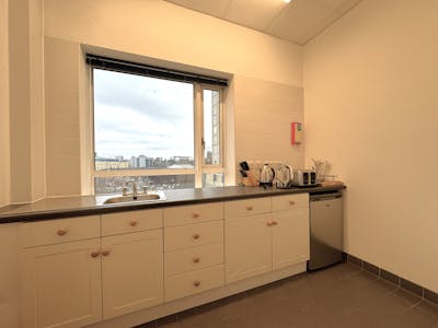 Unit G6a, Belgrave Court, Canary Wharf, Office To Let - Unit G6a - Kitchen.jpg