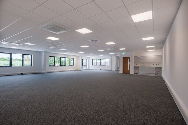 Revolution Hub, Aylesbury, Industrial To Let - XT5A8678HDR.jpg