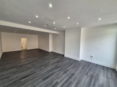 210 Manchester Road, Altrincham, Leisure / Retail To Let - 20260630_100956.jpg