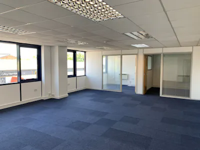 Unit 7B Vale Industrial Estate, Watford, Light Industrial / Warehouse To Let - 5.jpg