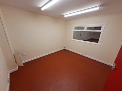 Delph Industrial Estate, Brierley Hill, Industrial To Let - 1000008112.jpg