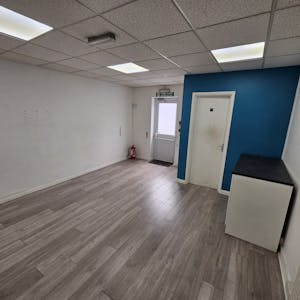 207 Lower Church Road, Burgess Hill, Retail To Let - b46c68a324144b1fbb8658d7e946bd1e.jpg