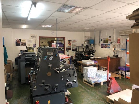 Unit 9, Bury St. Edmunds, Industrial To Let - Front section.jpg