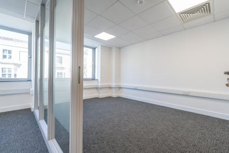 93-94 Queens Road, Brighton, Office To Let - DSC08221.jpg