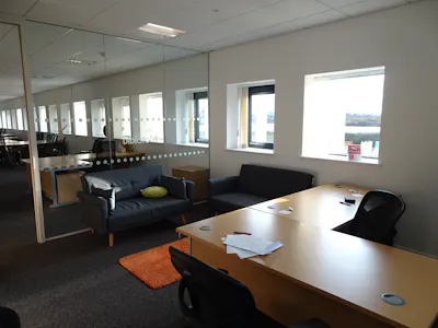 Llewellyn House, Port Talbot, Office To Let - DSC02777.JPG