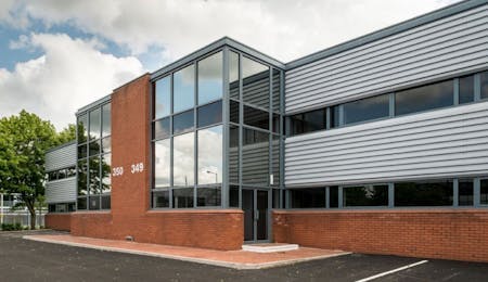 348 Edinburgh Avenue, Slough, Industrial / Warehouse To Let - 348 Edinburgh Avenue 1.jpg