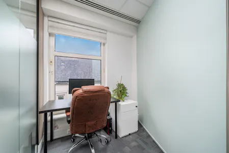 22 Eastcheap, London, Office To Let - 5th floor.jpg