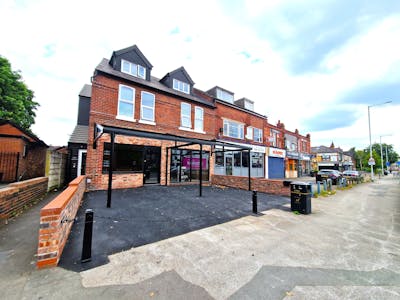 331 Wellington Road North, Stockport, Retail To Let - 20240625_124027.jpg