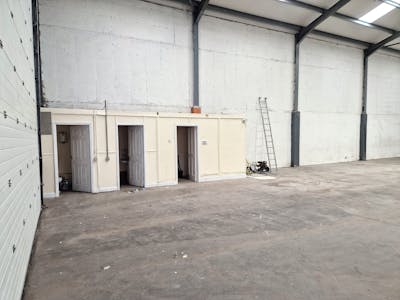 Unit 6, Sarsfield Court Industrial Estate, Glanmire, Industrial To Let - internal 2.jpg