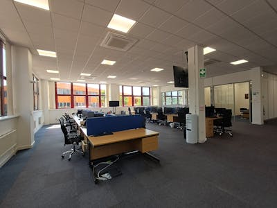 Platinum House, Crawley, Office To Let - 1000004798.jpg