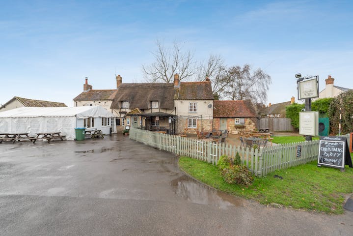 The Chandos Arms Public House, Oakley To Let - Chandos Arms3.jpg