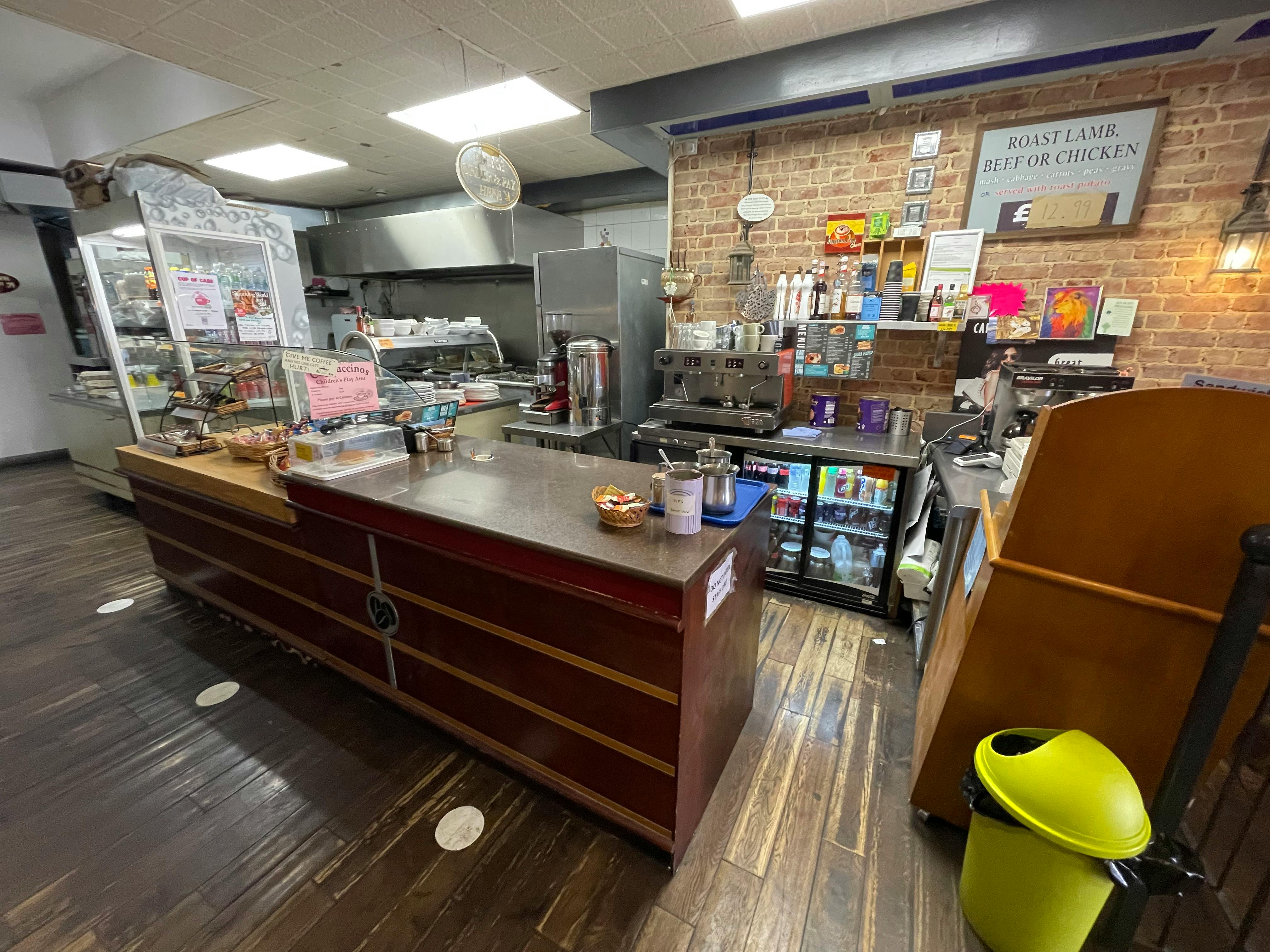 Retail/Shop in Bournemouth - photo 4