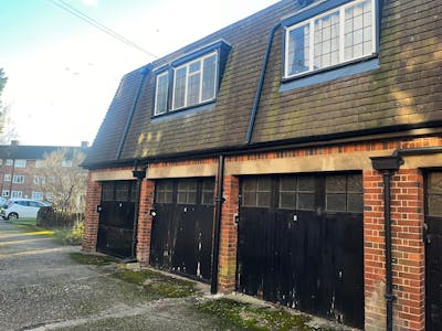 Garages 1-8, Green Tiles Lane, Uxbridge, Industrial/Logistics To Let - IMG20241220WA0003.jpg