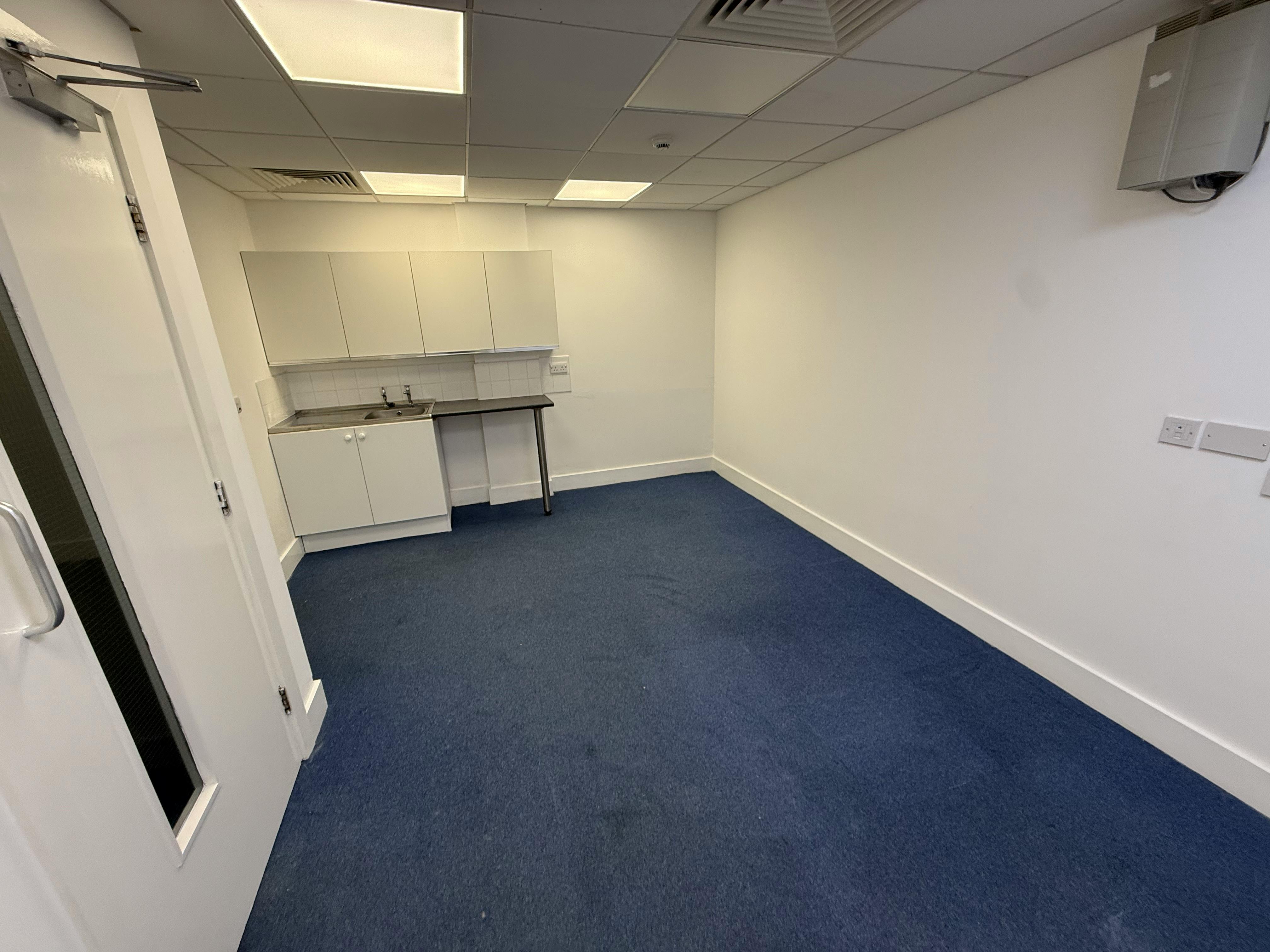 9 Front Street, Chester Le Street, Retail To Let - IMG_8222.jpeg