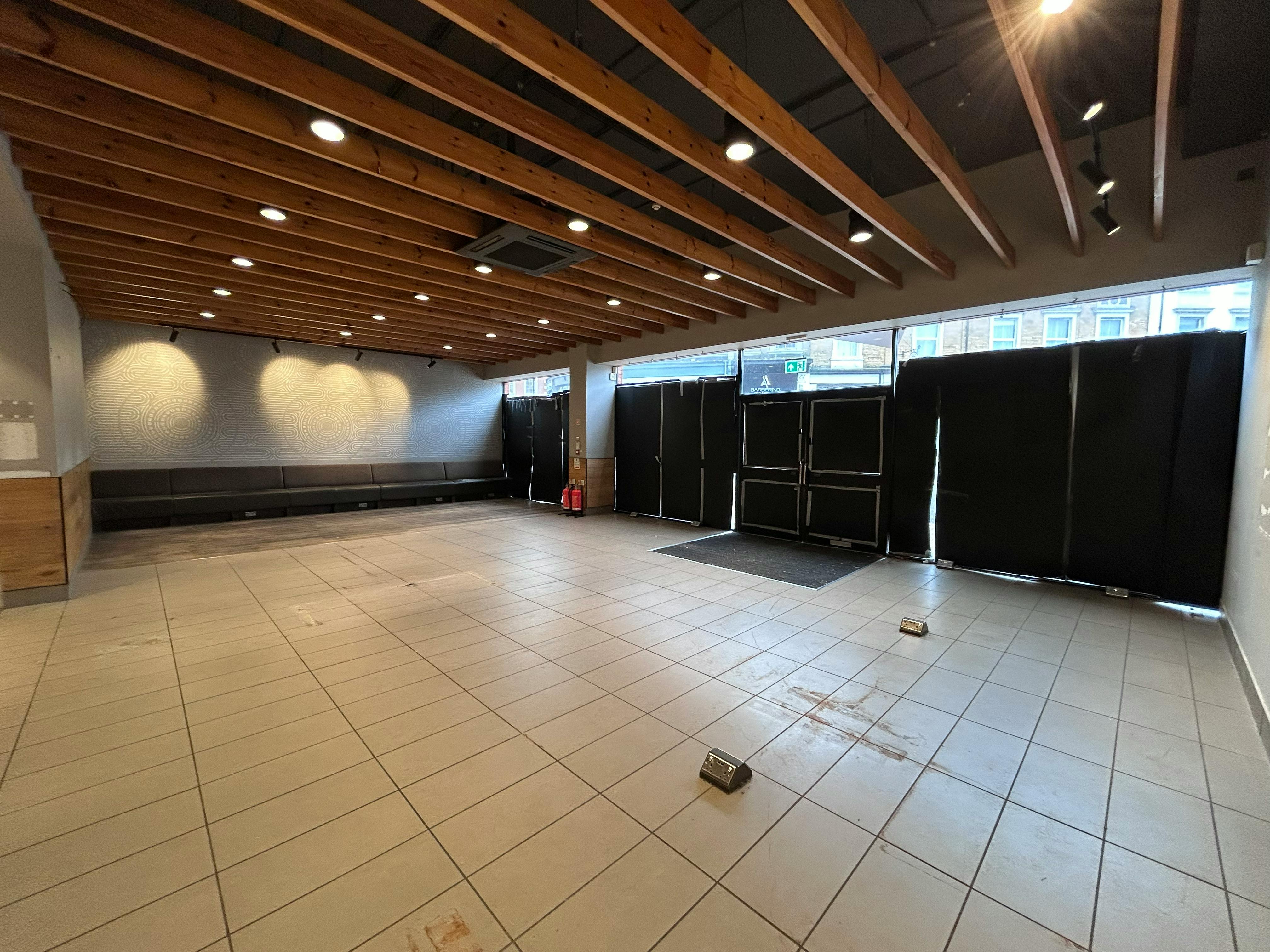 Retail/Shop in Bournemouth - photo 4