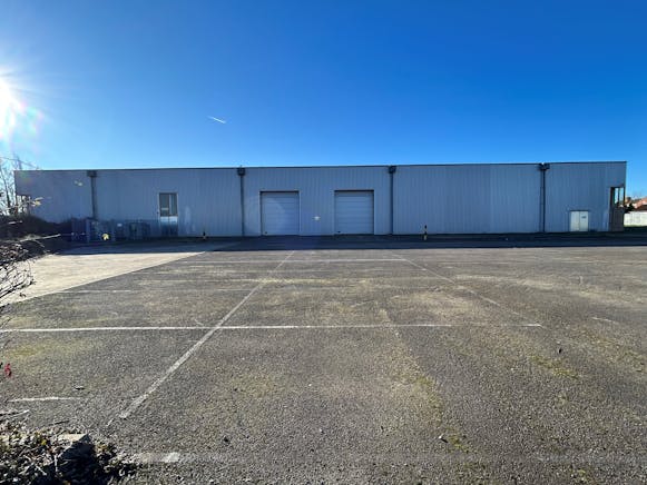 Unit 17A Greenbridge, Garrard Way, Swindon, Industrial To Let / For Sale - Yard 3.jpg