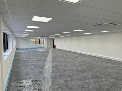 Unit 4A Tinsley Lane North, Tinsley Lane North, Crawley, Warehouse To Let - 4a tl 2.jpg