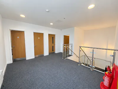 Unit 4, Tunstall Arrow South, Stoke-on-Trent, Industrial To Let - 1st flr landing.jpg