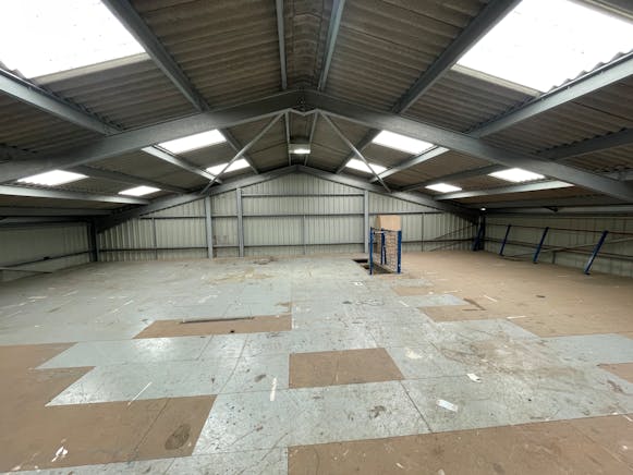 Unit 1 Berryfield Farm, Aylesbury, Industrial To Let - IMG_5825.JPG