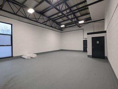 Unit 12 Boundary Business Centre, Woking Surrey, Industrial / Light Industrial To Let - 1000005254.jpg