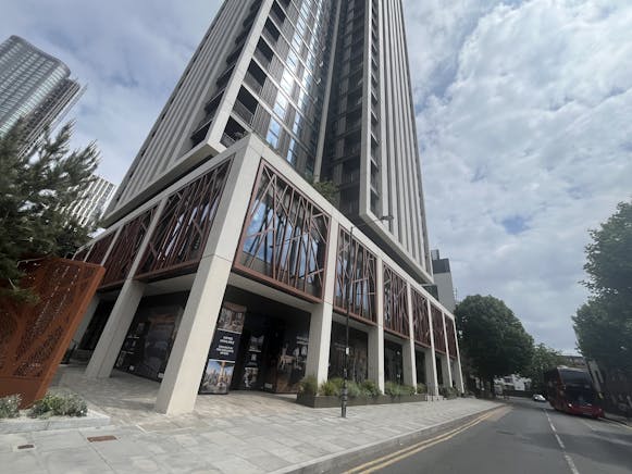 One Thames Quay, London, Health & Fitness / Offices / Restaurant / Retail To Let / For Sale - IMG_7528.JPG