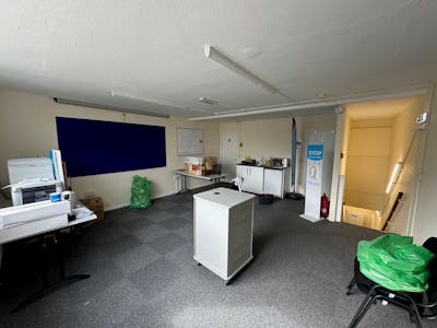 16 Bridge Place, Worksop, Office / Retail To Let - IMG_1832.jpg