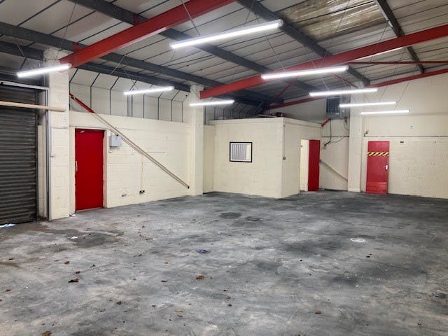 Unit 19, Longshot Industrial Estate, Bracknell, Industrial To Let - 19 Longshot.jpg