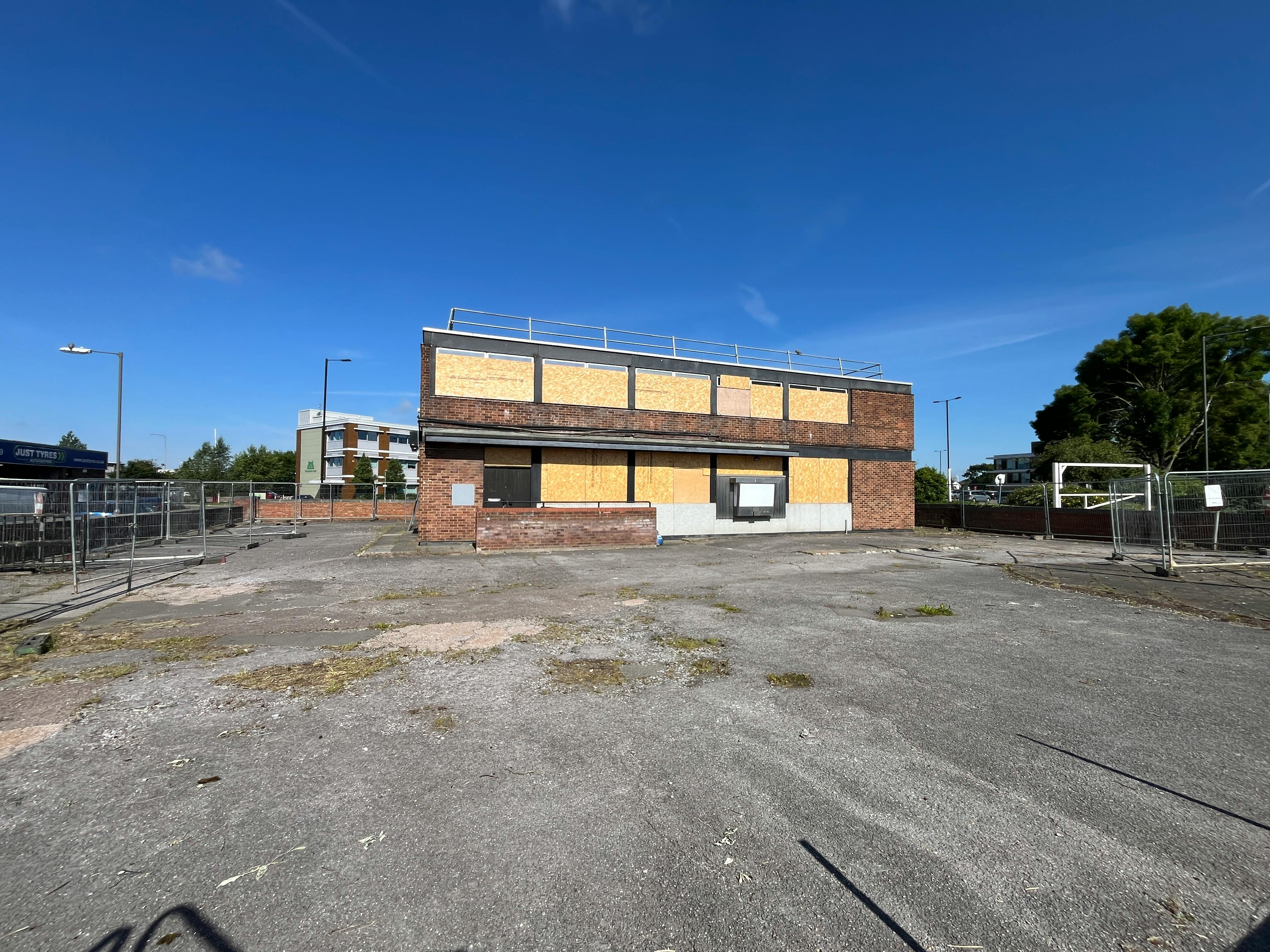 Former Lloyds Bank, 2 Gatehouse Road, Aylesbury For Sale - IMG_2936.JPG