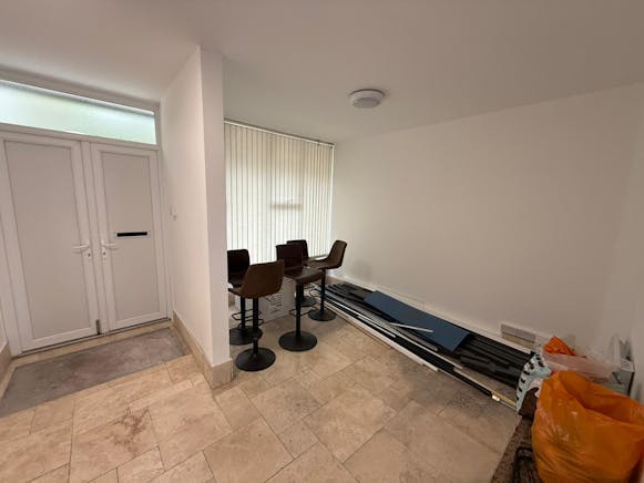 3 Bowlers Croft, Basildon, Industrial To Let - IMG20251008WA0007.jpg