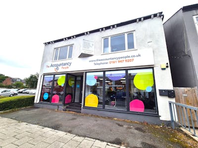 386 Buxton Road, Stockport, Office / Retail To Let - 20250717_124210.jpg