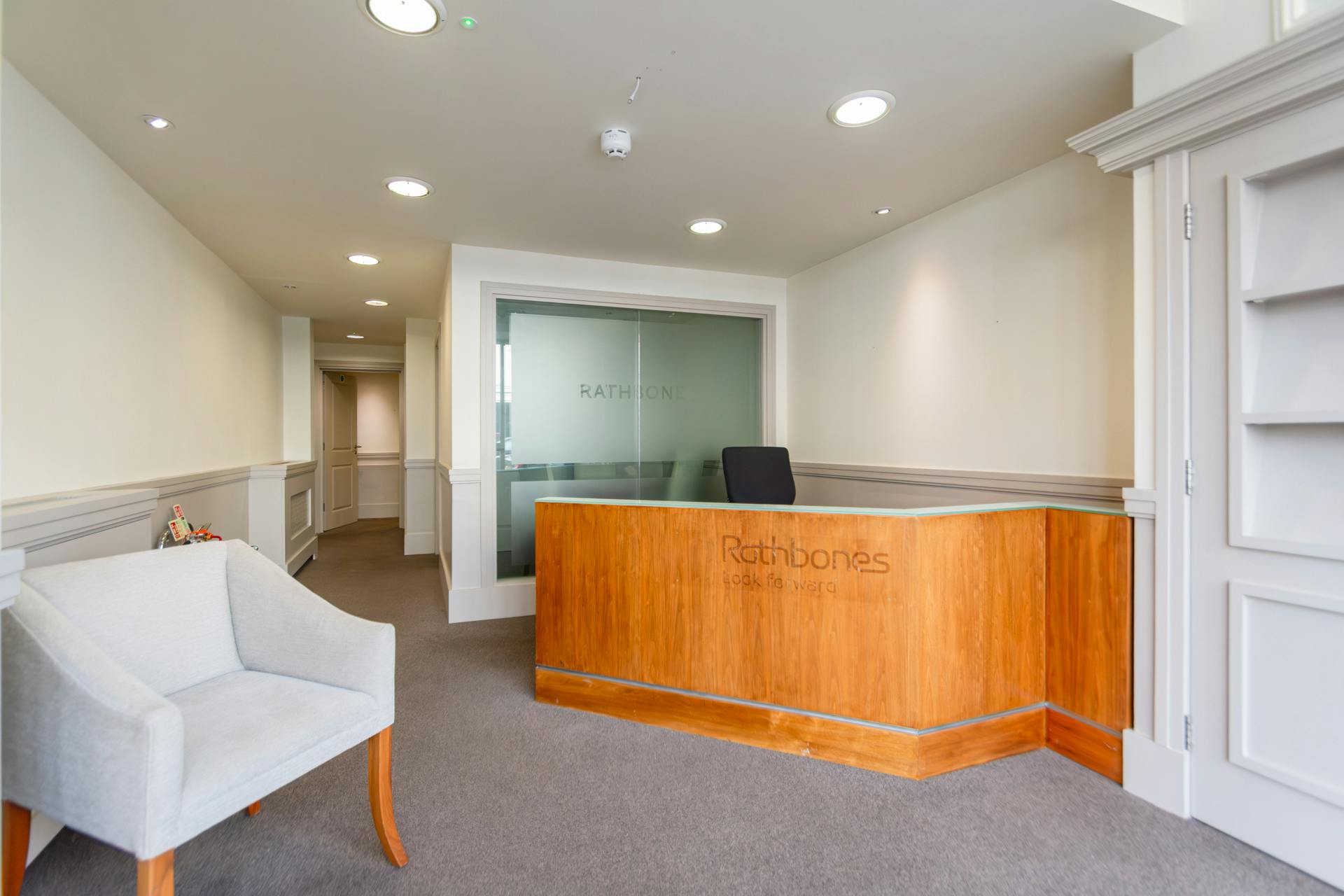 Office in Lymington - photo 2