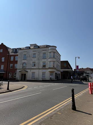 141-143 High Street, Crowthorne, Retail To Let - 2.jpg
